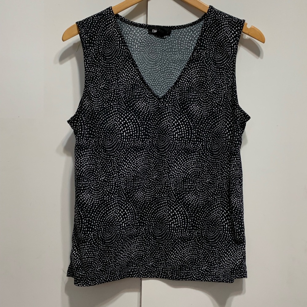 DKNY black sleeveless blouse large